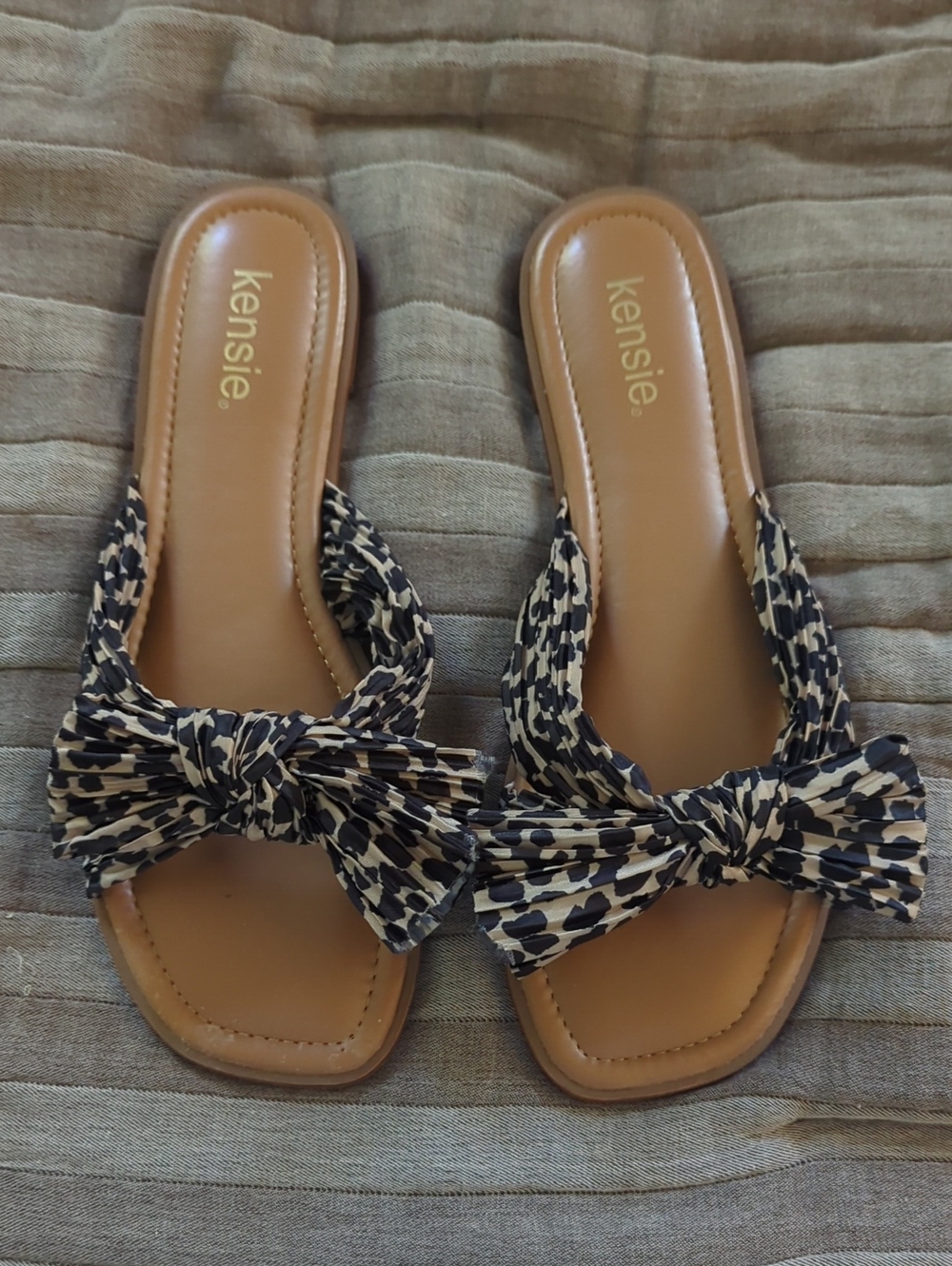 kensie Tan Slide Sandals with Navy Patterned Bow